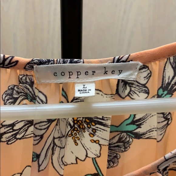 Top - Picture 2 of 2